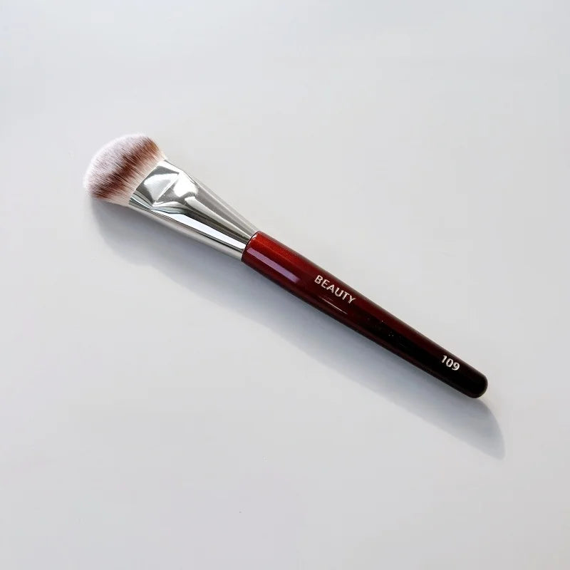 Mini Pro 109 – Precision Face Brush